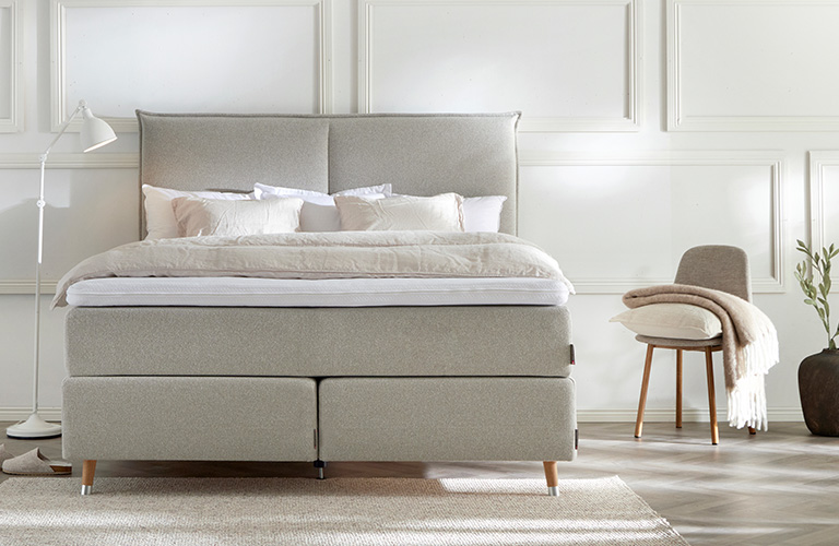 Jenkkis&auml;nky koostuu alarungoista, v&auml;lipatjasta ja sijauspatjasta. Jenkkis&auml;nky voi olla s&auml;ngynp&auml;&auml;dyll&auml; tai ilman. V&auml;lipatjassa on joko jousisto, vaahtomuovi tai &auml;lyvaahto&reg;, tai edellisten yhdistelmi&auml;.