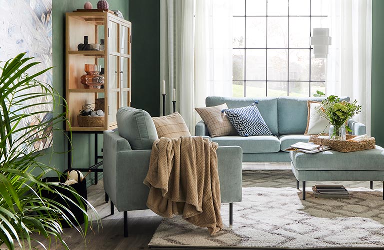 Olohuoneen sohva on kodin syd&auml;n