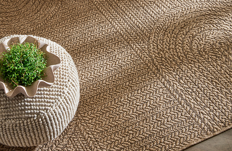 Rouhea matto on paitsi tyylik&auml;s, my&ouml;s k&auml;yt&auml;nn&ouml;llinen.