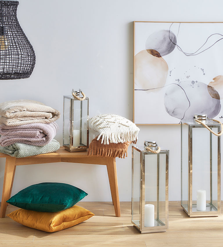 Kontrastia sisustukseen saadaan eri materiaaleja yhdist&auml;m&auml;ll&auml;, kuten puuta ja metallia