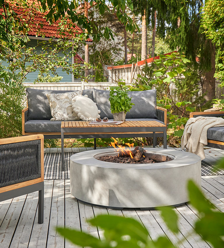 Alumiinirunkoisissa terassikalusteissa yhdistyy moderni ilme, helppohoitoisuus ja rento mukavuus.